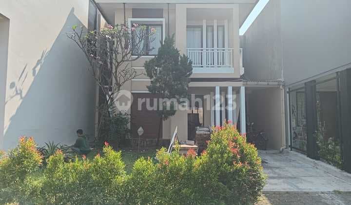 Rumah Bagus 2 Lantai Lokasi Strategis di Legenda Wisata Cibubur