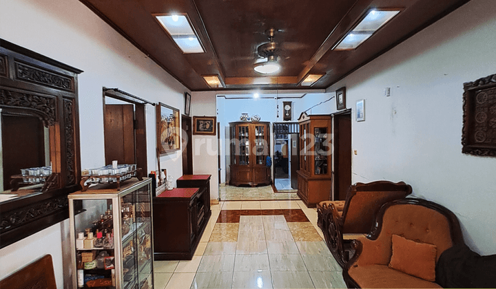 Rumah Klasik Dengan Lokasi Strategis di Ciputat, Tangerang Selatan