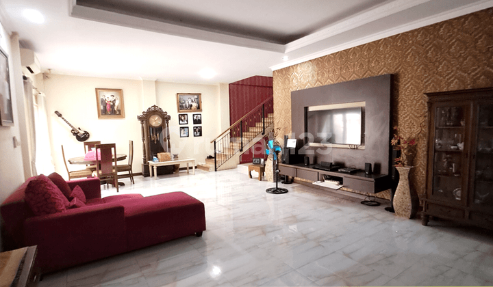 Semi-Furnished House Strategic Location in Serpong, South Tangerang