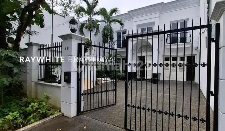Luxurious Ready-to-Occupy House in Selong Area, Kebayoran Baru