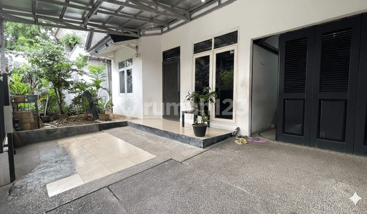 Rumah Dalam Cluster Komplek Pejaten Permai