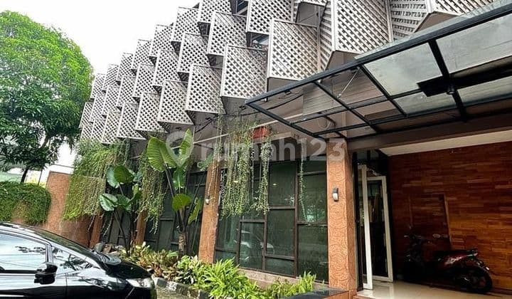 Mini Building on Prapanca, Kebayoran Baru, 3-Story Building