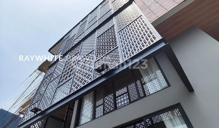 Townhouse Nivara Lingkungan Tenang Area Wihaya
