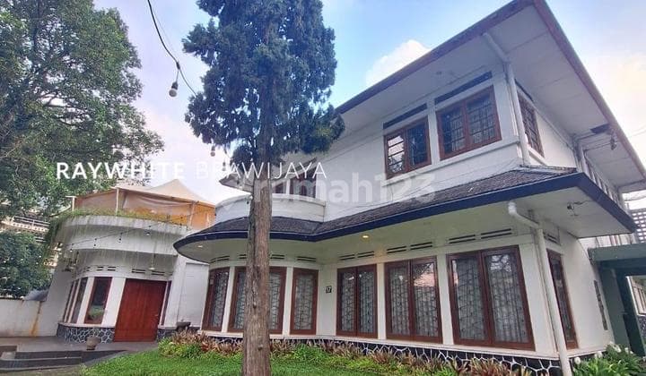 Rumah Bangunan 2 Lantai Lingkungan Tenang Area Sukajadi Bandung