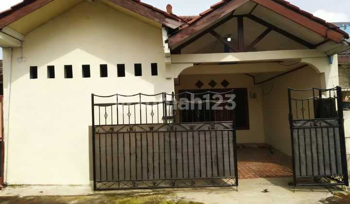Rumah 2 Lantai Strategis di Graha Persada - Pondok Ungu