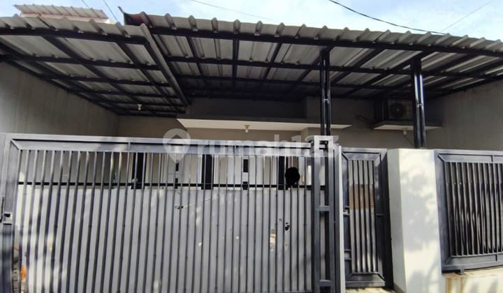Rumah Strategis Jatiasih Bekasi - 2 KT, 2 KM, Carport 1 Mobil, Row 2 Mobil