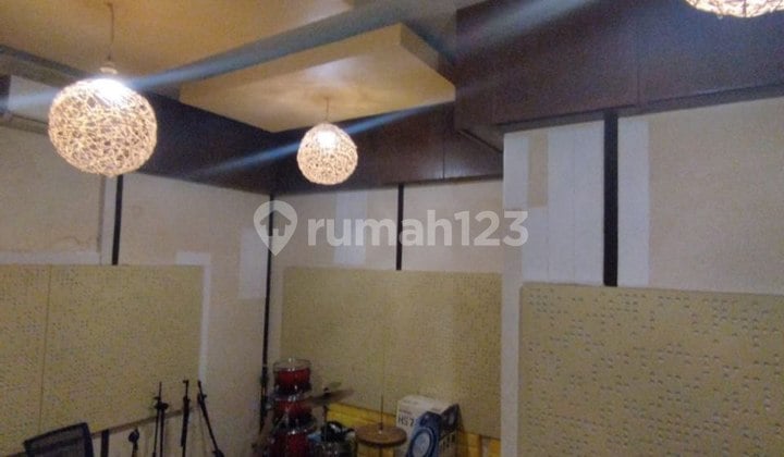 Ruang Usaha 3 Lantai Area Kemang Timur - Strategis & Fleksibel untuk Bisnis