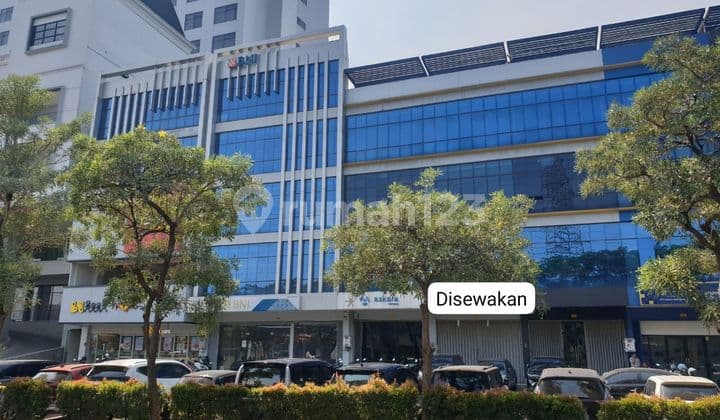 Best Location! Ruko 4 Lantai Siap Usaha - Luas 324 m², Cocok untuk Segala Bisnis