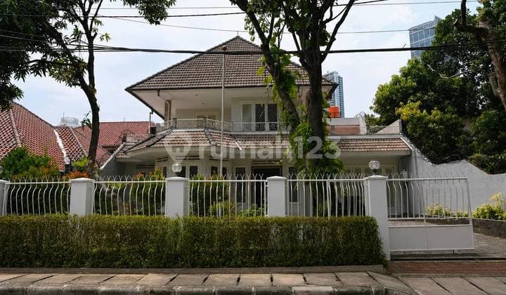 Disewakan Rumah Mewah di Menteng, Dekat Grand Indonesia