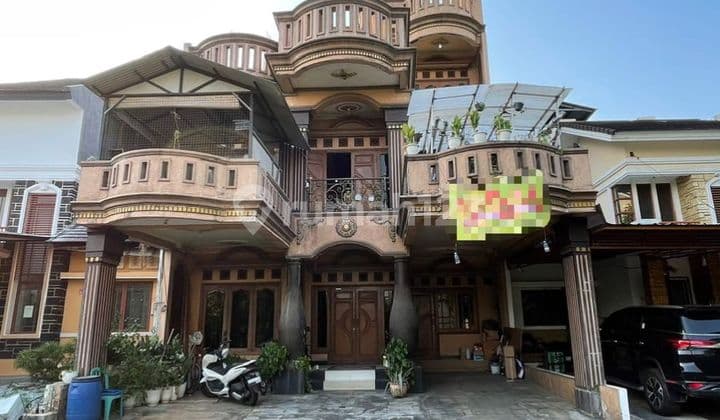 Dijual Rumah Besar 3,5 Lantai Di Grand Wisata - Bekasi