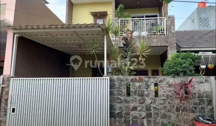 Dijual Cepat Rumah 2 Lantai, Cantik, Elegan, Murah Di Grand Residence City