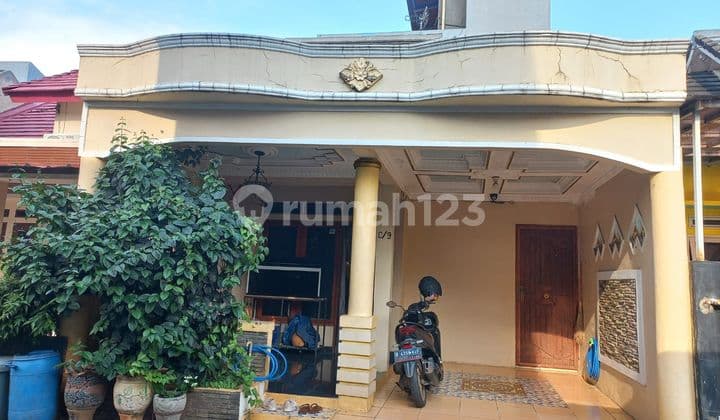 Dijual Rumah 2,5 Lantai di Mustika Jaya