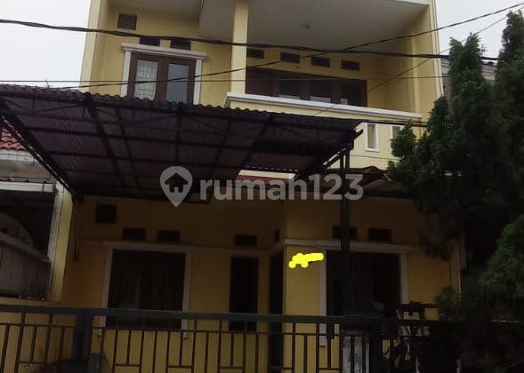 Dijual Sangat Cepat Harga Murah, Rumah 2 Lantai di Villa Galaxy - Bekasi (Rk)
