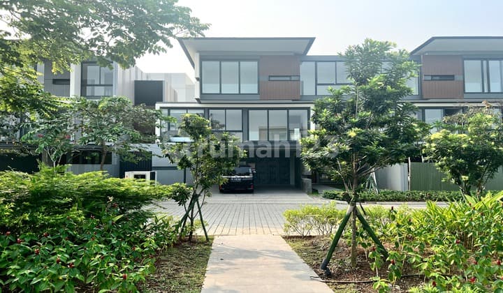 Navapark Lyndon 15x33 3 Lantai Dengan 2 Kitchen Mewah Rapi Siap Huni No Cobroke