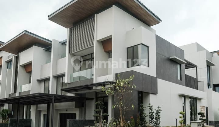 Luxury Corner House, Gress Cluster Heron Serpong, Premium Type, 4 Bedroom Ensuite, with Elevator, Beautifully Renovated, Complete, Neat, Ready to Move In, Comfortable Environment, Strategic Corner Location