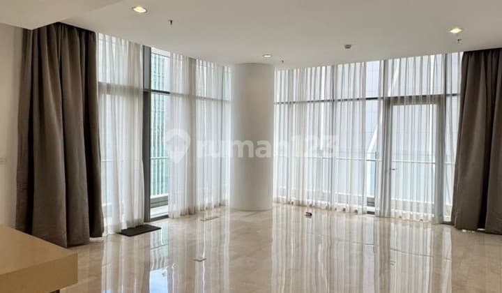 For Rent Apartemen Verde Two Semi Furnished Middle Floor