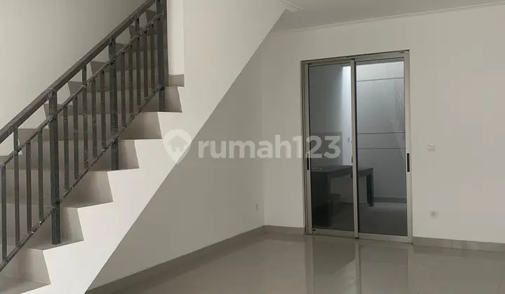 Disewakan Rumah Uk. 4X15m2 Kosongan Pik2 Siap Huni