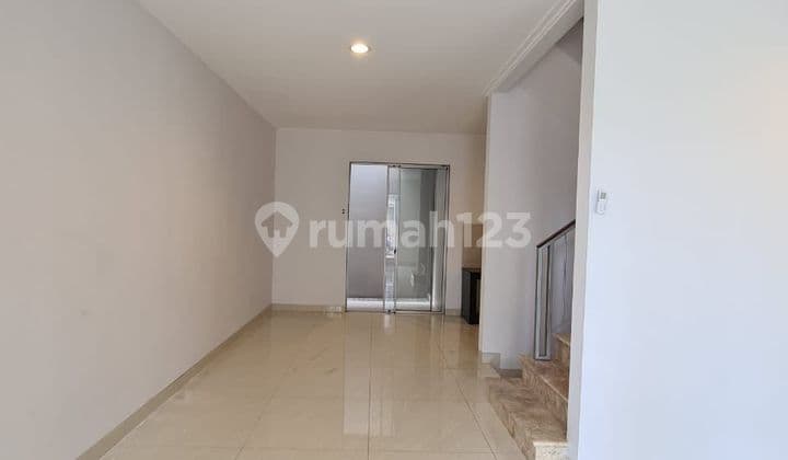 For Sale: 6x15 m2 House in PIK Golf Island, Empty, Cheap
