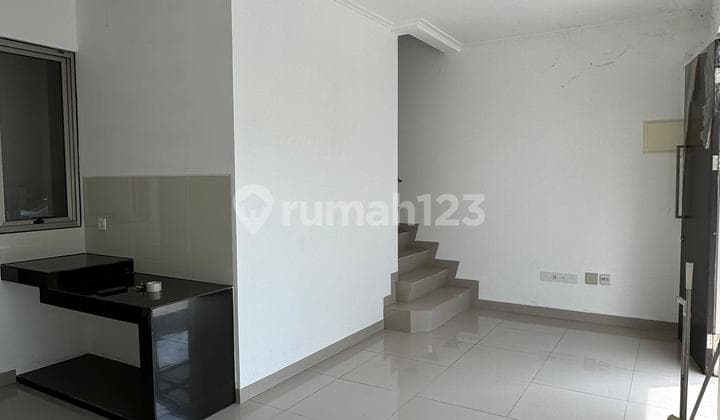 For Sale House Size 6x10 M2 PIK 2 Empty Cheap