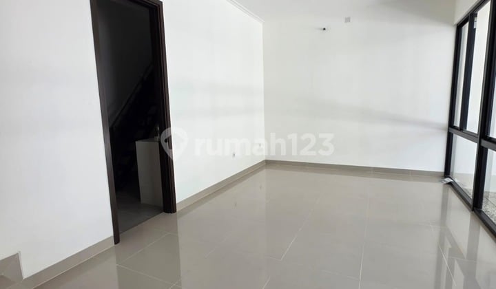 Disewakan Rumah PIK 2 uk 6x10m2 3 Lantai Osaka Residence Kosongan Brand New Siap Huni