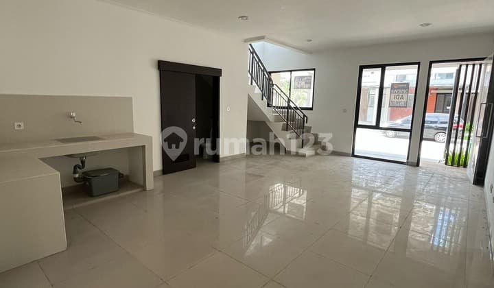 Dijual Rumah uk. 6x15 m2 PIK Millenial Kosongan Murah