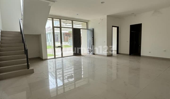 Disewakan Rumah uk 10x15m2 PIK2 Kosongan SIap Huni