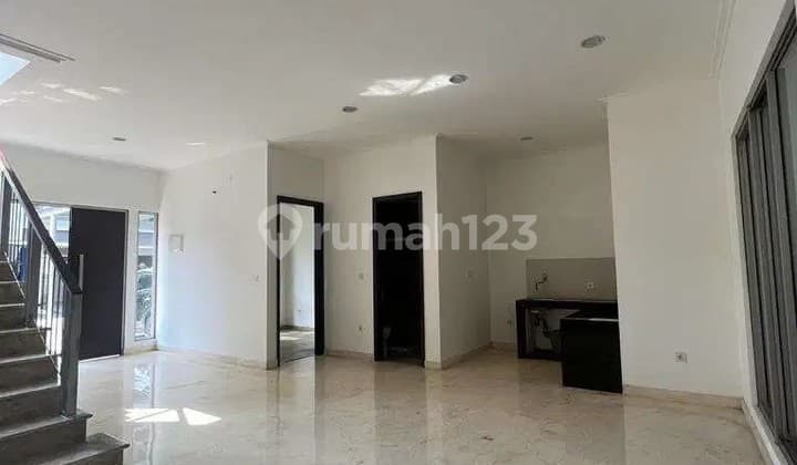 Disewakan Rumah 8x15m2 Golf Island Pik Kosongan Per Tahun