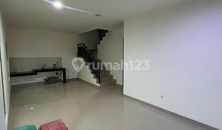 Disewakan Rumah uk 8x10m2 PIK2 Kosongan Siap Huni Tahunan