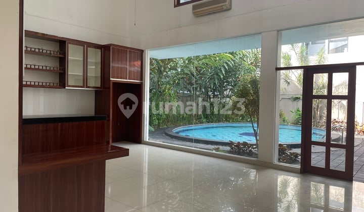 Rumah SHM di Pondok Indah