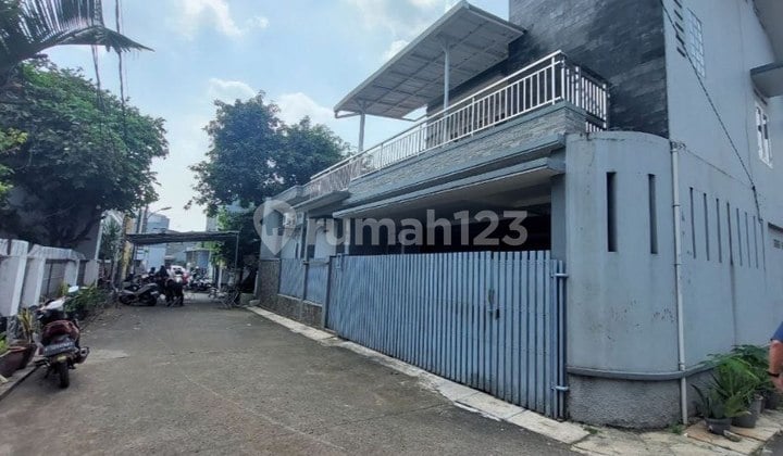 Rumah Hook Tanah Luas Strategis Dijatimakmur Bekasi