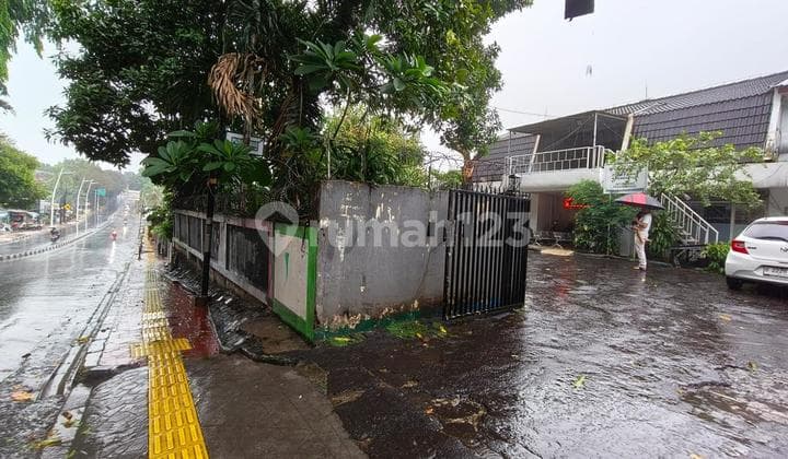 Rumah Tua Lokasi Strategis Jalan Raya Ragunan Bisa Komersil