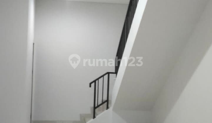Disewa Ruko Rapih Siap Pakai di Maggiore Junction 3 Lantai di Gading Serpong