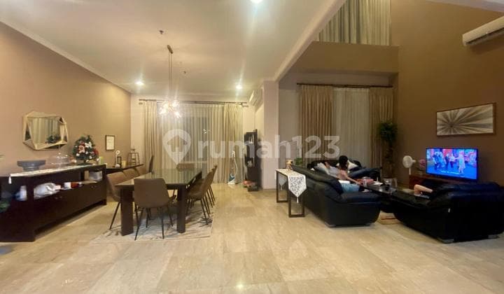 Disewakan Apartemen Penthouse Senayan Residence Uk 300 sqm 4br Full Furnished Best Price At Jakarta Selatan.