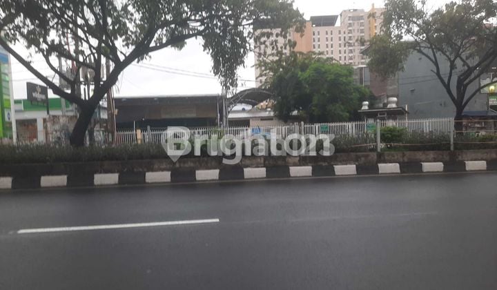 Strategic Building on Margonda Raya Strategic Building on Margonda Raya