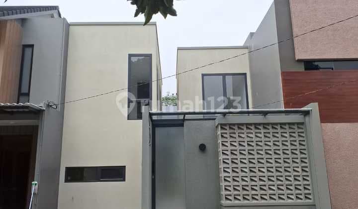 Rumah Baru Siap Huni 2 Lantai Dekat BSD City