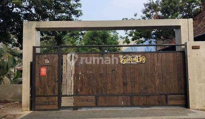 Ruang Usaha Cafe Dijual Murah Lokasi Strategis di Jl. M Nasir