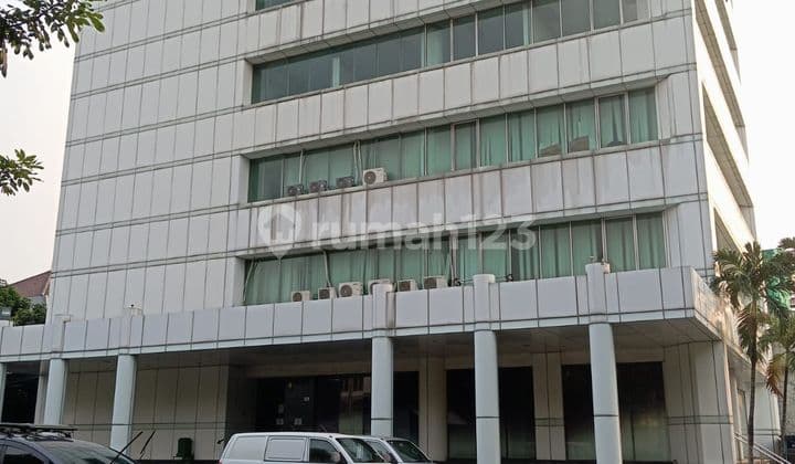 Building for Sale via Auction. Strategic location in Pulogadung.