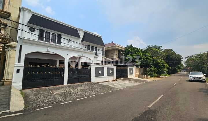 Dijual Cepat Rumah Mewah dan Tenang Daerah Duren Sawit. Jakarta Timur