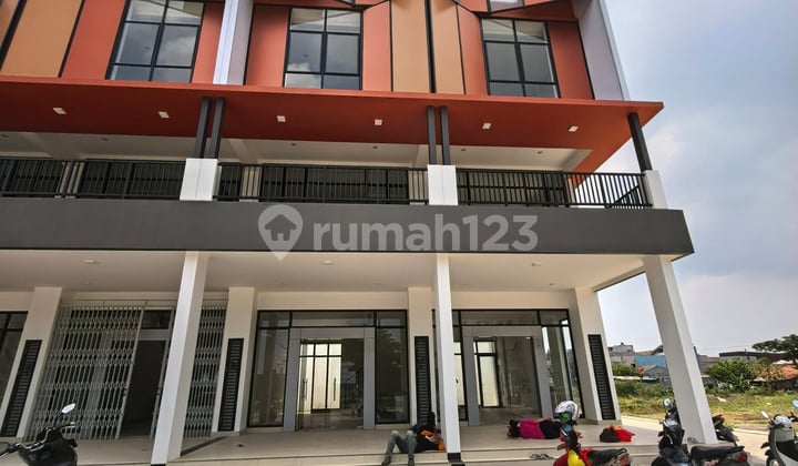 Summarecon Crown Row House, 10x16, Boulevard, Main Road, Strategic, Brand New
