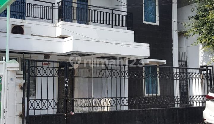 Janur indah 220m, 2lantai, bagus, 4kamar tidur utama, depan mall gading, murah, shm