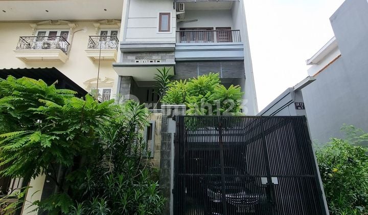 Rumah Bagus Bebas Banjir Siap Huni, furnished, di Kelapa Gading