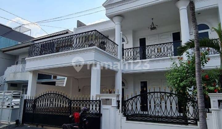 Gading kirana 11x17, 2.5lantai, siap huni, jalan lebar, negosiasi, shm