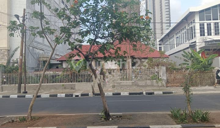 Rumah Tua Pasar baru Jakarta Pusat luas 807m2 bisa untuk usaha