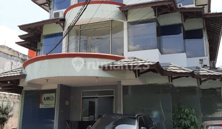 Gedung Jl Pemuda 3 lantai