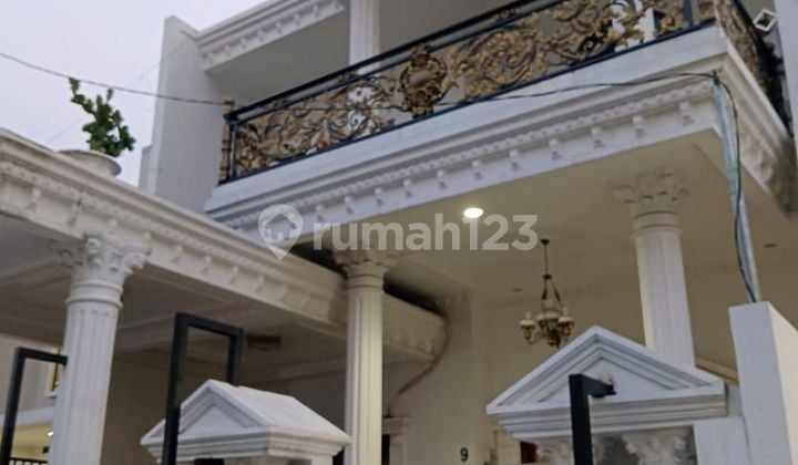 Rumah klasik mewah Kanina residence pondok Gede