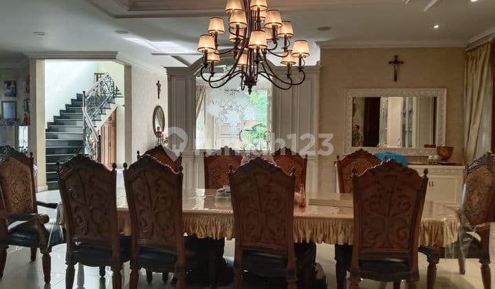 Modern Sunter Paradise 3 minimalist house with swimming pool.