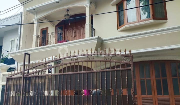 Rumah Sunter Metro luas 11x18, 3 lantai . Hadap selatan KT3 KM3