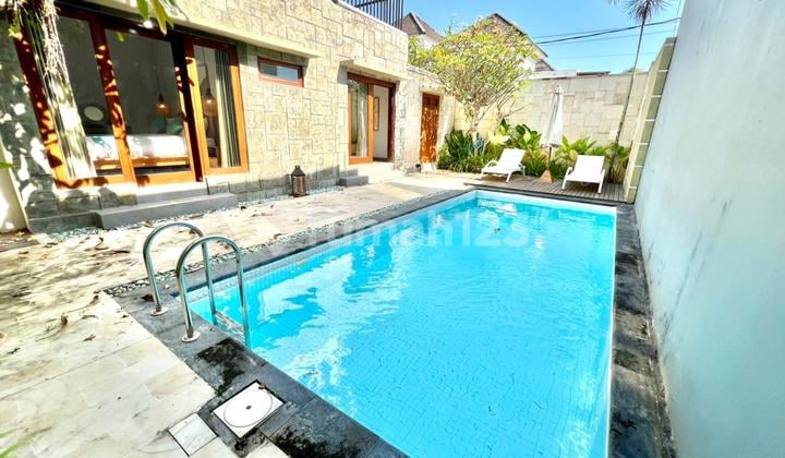 Villa Eksklusif 3 Kamar Berlokasi Strategis di Jimbaran