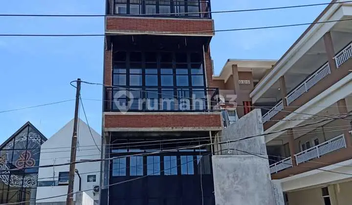 4-Story Shop House on a Very Strategic Main Road in Kuta