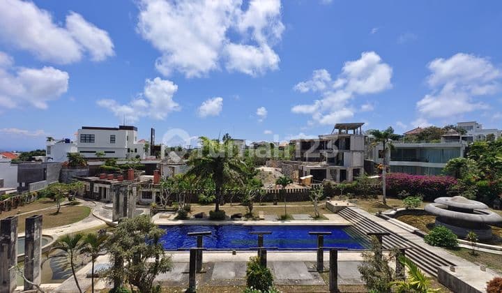 Villa Besar Full Furnished View Laut Berlokasi di Pecatu, Badung